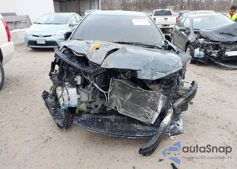 2016 Toyota Corolla Le z USA, uszkodzony, nr VIN 5YFBURHE0GP532091